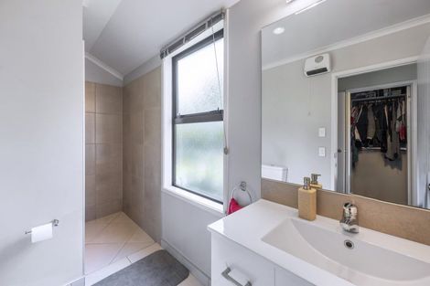 Photo of property in 16 Lacebark Drive, Kinloch, Taupo, 3377