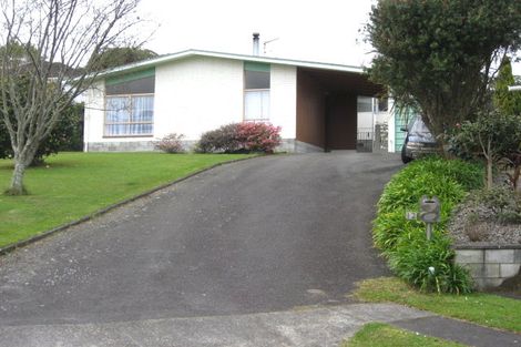Photo of property in 12 Spencer Place, Merrilands, New Plymouth, 4312