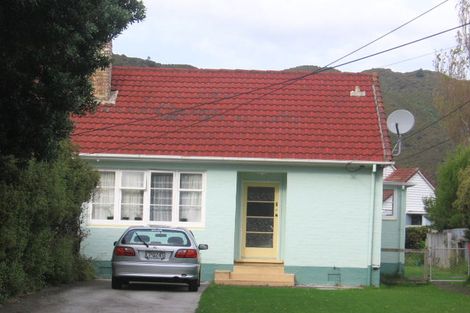 Photo of property in 180-181 Cambridge Terrace, Fairfield, Lower Hutt, 5011