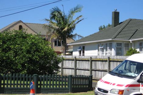 Photo of property in 22a Shakespeare Road, Milford, Auckland, 0620