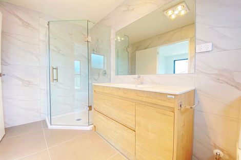 Photo of property in 296c East Coast Road, Forrest Hill, Auckland, 0620