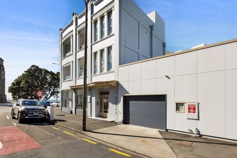 Photo of property in 1e Queen Street, New Plymouth, 4310
