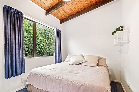 Photo of property in 2/10b Eastglen Road, Glen Eden, Auckland, 0602