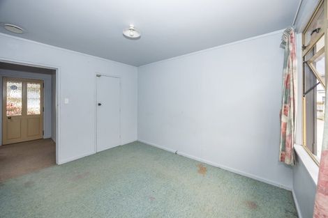 Photo of property in 42 Ross Crescent, Fairfield, Hamilton, 3214