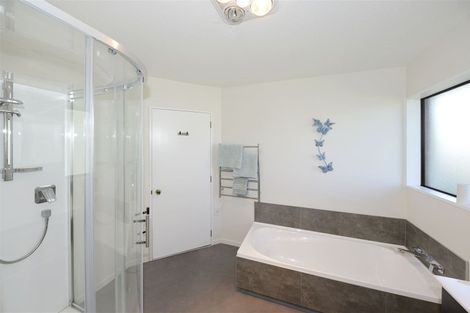 Photo of property in 8 Greenwood Close, Woodend, 7610