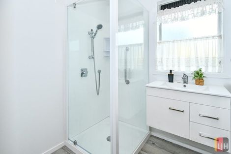 Photo of property in 35 Mckean Avenue, Manurewa, Auckland, 2102