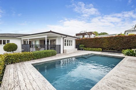 Photo of property in 34 Hinemoa Street, Birkenhead, Auckland, 0626