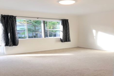 Photo of property in 2/3 Howe Street, Howick, Auckland, 2014