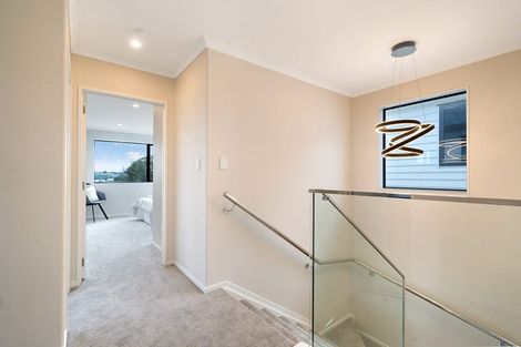 Photo of property in 11a Ballial Place, West Harbour, Auckland, 0618