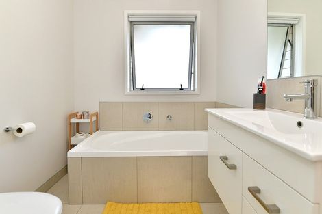 Photo of property in 9 Riverboat Lane, Helensville, 0800