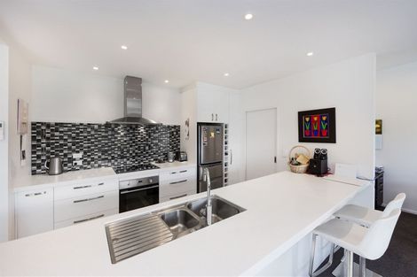 Photo of property in 15 Seager Lane, Hillmorton, Christchurch, 8024