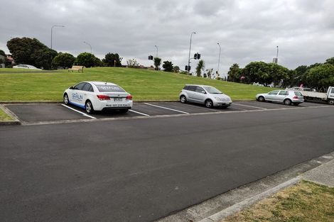 Photo of property in 25 Spalding Rise, Golflands, Auckland, 2013