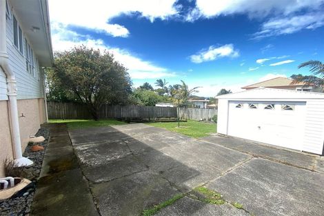 Photo of property in 106 Golf Road, New Lynn, Auckland, 0600