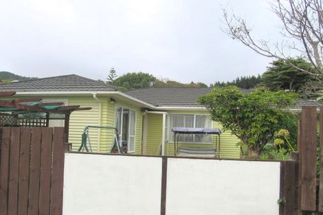 Photo of property in 4 Tainui Terrace, Tawa, Wellington, 5028