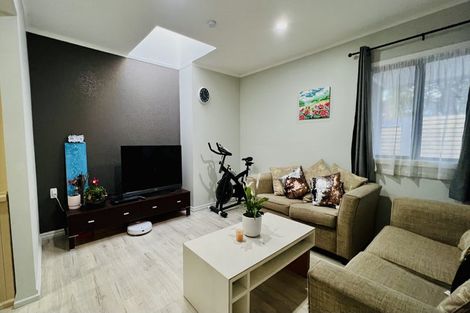 Photo of property in 89 Saddleback Rise, Murrays Bay, Auckland, 0630