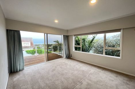 Photo of property in 2a Eastcliffe Road, Castor Bay, Auckland, 0620