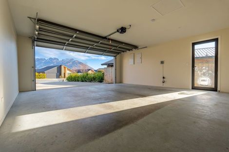 Photo of property in 10 Ward Street, Jacks Point, Queenstown, 9371