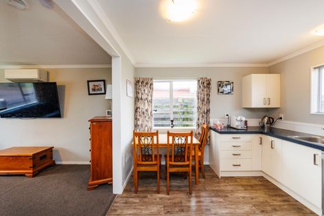 Photo of property in 8 Suzanne Grove, Kelvin Grove, Palmerston North, 4414