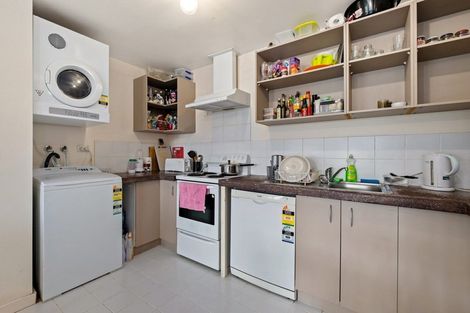 Photo of property in 6 Wynyard Crescent, Fernhill, Queenstown, 9300