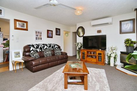 Photo of property in 28 Cowes Street, Avondale, Christchurch, 8061