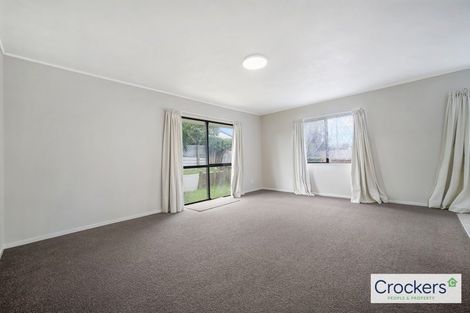 Photo of property in 6 Templeton Place, Clendon Park, Auckland, 2103