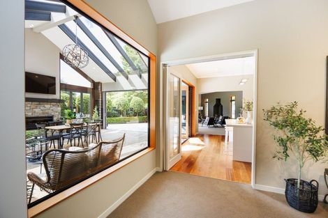 Photo of property in 7 Titirangi Drive, Fitzherbert, Palmerston North, 4471