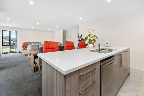 Photo of property in 36 Kitemaunga Avenue, One Tree Point, 0118