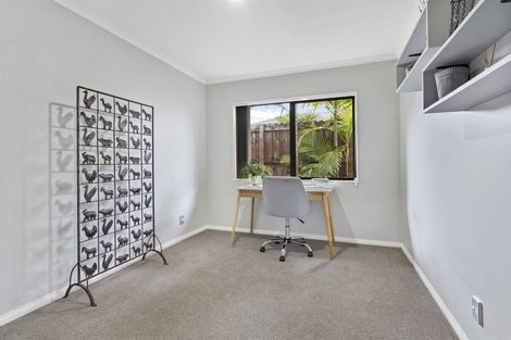 Photo of property in 12 Moycullien Lane, East Tamaki Heights, Auckland, 2016