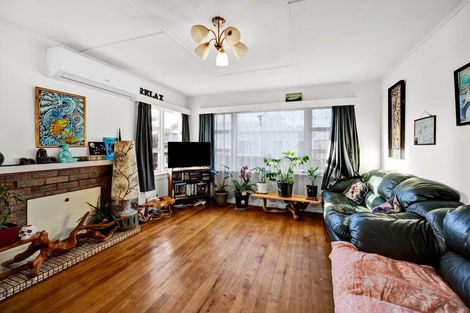 Photo of property in 18 Puriri Street, Hawera, 4610