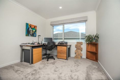 Photo of property in 15 Tawa Place, Orewa, 0931