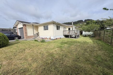 Photo of property in 15b Findlay Street, Tawa, Wellington, 5028