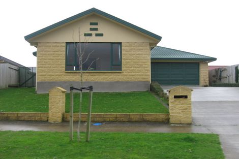 Photo of property in 74 Parnell Heights, Kelvin Grove, Palmerston North, 4414