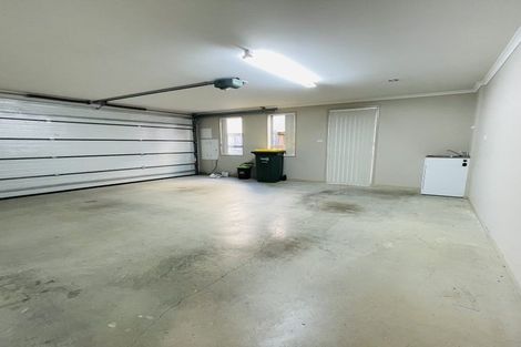 Photo of property in 23 Horizon Road, Oteha, Auckland, 0632