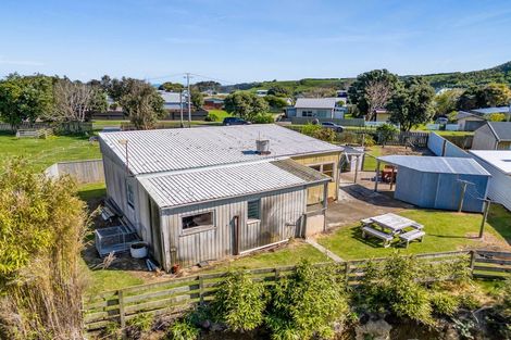 Photo of property in 6 Kawei Road, Ohawe, Hawera, 4671