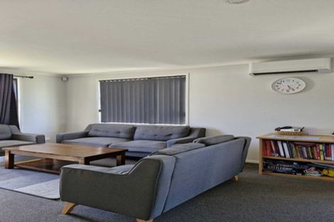 Photo of property in 29 Discovery Place, Marfell, New Plymouth, 4310