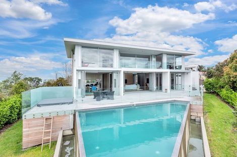 Photo of property in 1462 Whangaparaoa Road, Army Bay, Whangaparaoa, 0930