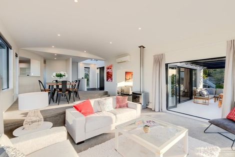 Photo of property in 4 Gardenhill Lane, Redcliffs, Christchurch, 8081