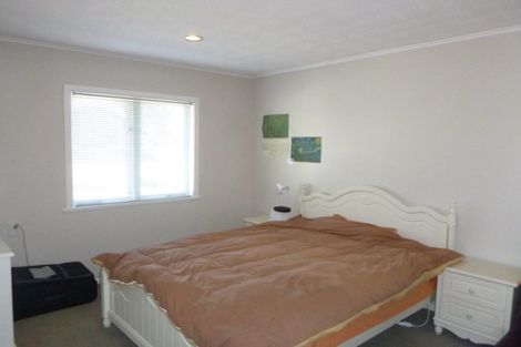 Photo of property in 16 Waione Avenue, Te Atatu Peninsula, Auckland, 0610