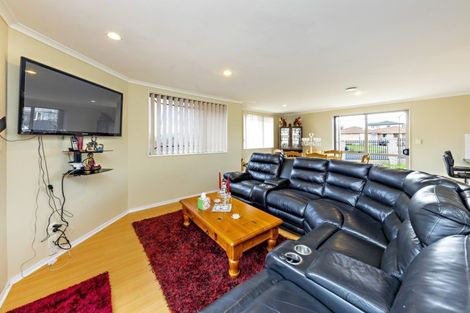 Photo of property in 6 Frederick Reece Drive, The Gardens, Auckland, 2105