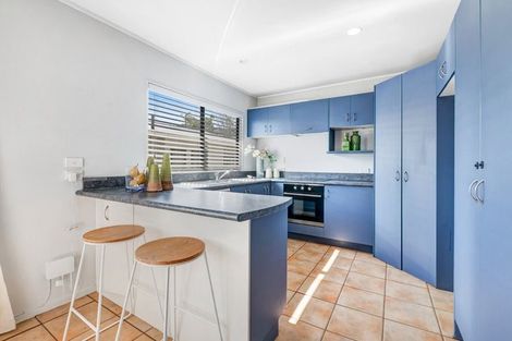 Photo of property in 11 Felicity Place, Unsworth Heights, Auckland, 0632