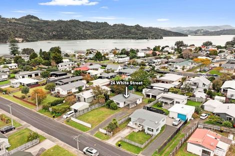 Photo of property in 24 White Street, Whitianga, 3510