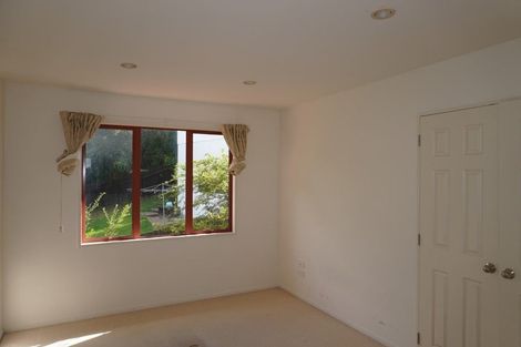 Photo of property in 2/72 Heathcote Road, Castor Bay, Auckland, 0620