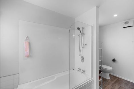 Photo of property in 74 Bowhill Road, New Brighton, Christchurch, 8083