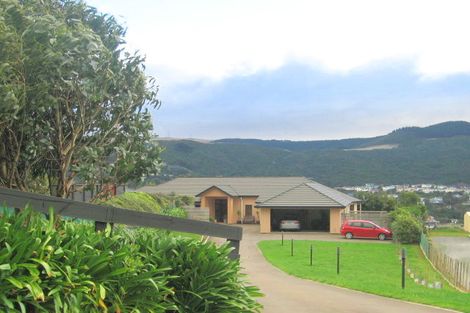 Photo of property in 57 Bing Lucas Drive, Tawa, Wellington, 5028