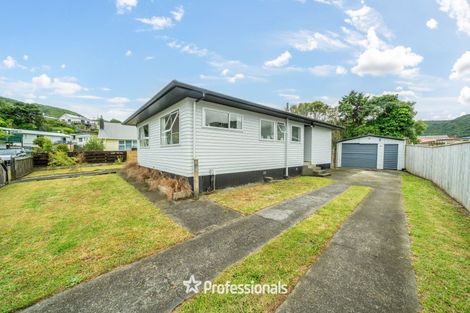 Photo of property in 4 Bexley Grove, Wainuiomata, Lower Hutt, 5014
