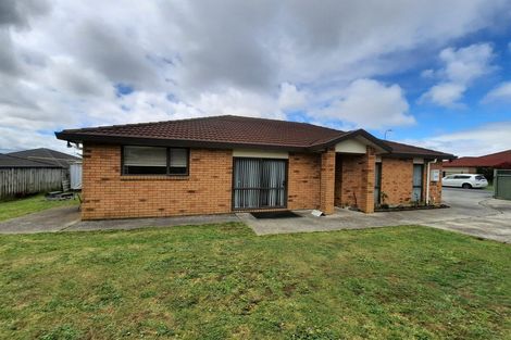 Photo of property in 10 Waldos Way, Mangere, Auckland, 2022