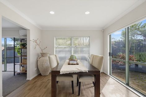Photo of property in 6 Chadlington Avenue, Henderson, Auckland, 0612