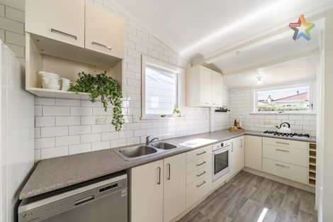 Photo of property in 6 Beach Street, Petone, Lower Hutt, 5012