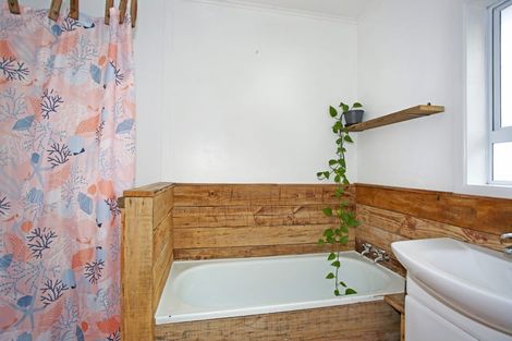 Photo of property in 76 King Street, Waiuku, 2123