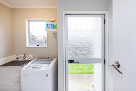 Photo of property in 8 Suzanne Grove, Kelvin Grove, Palmerston North, 4414